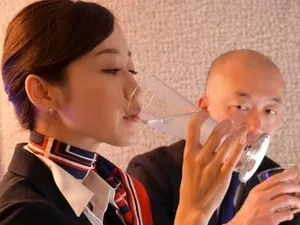 Y tá nóng bỏng Skyler thực sự biết cách đối xử với bệnh nhân của mình!