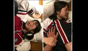 Bắt quả tang em gái vừa xem sex vừa móc