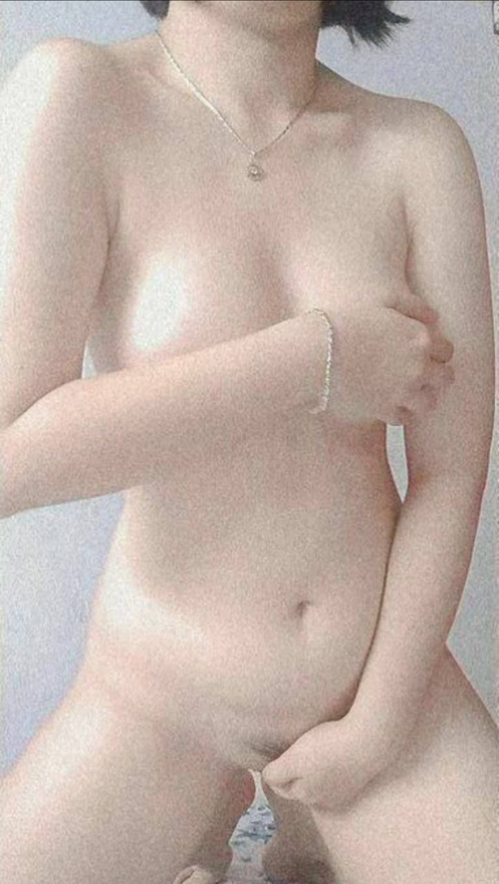 Gái nga đít bự lần đầu đi đóng sex nên hơi ngại